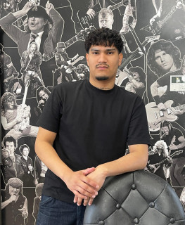 barberia-hombres-barcelona-biondo-peluquero-victor